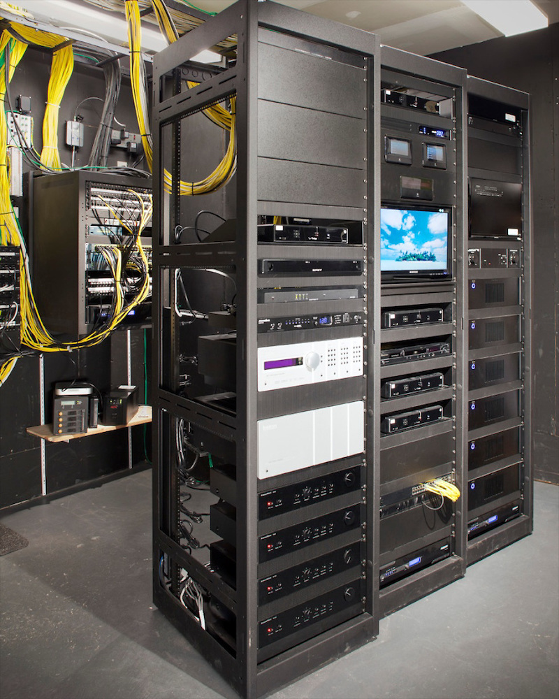Home equipment rack